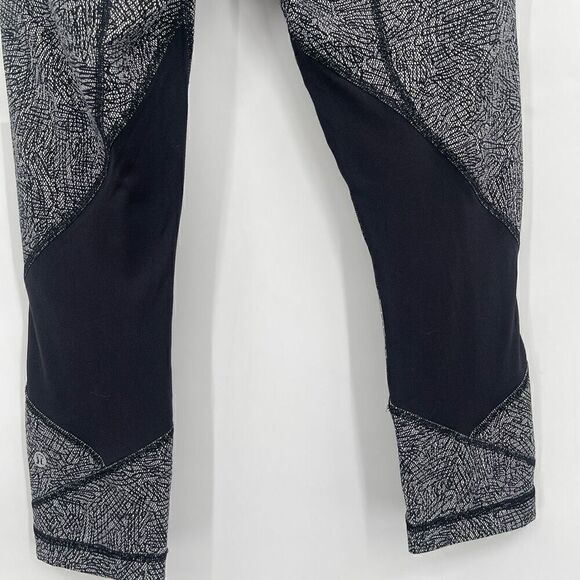 Lululemon Black White Zip Pocket Pace Rival High Rise Crop Leggings Size 4 - Picture 4 of 7